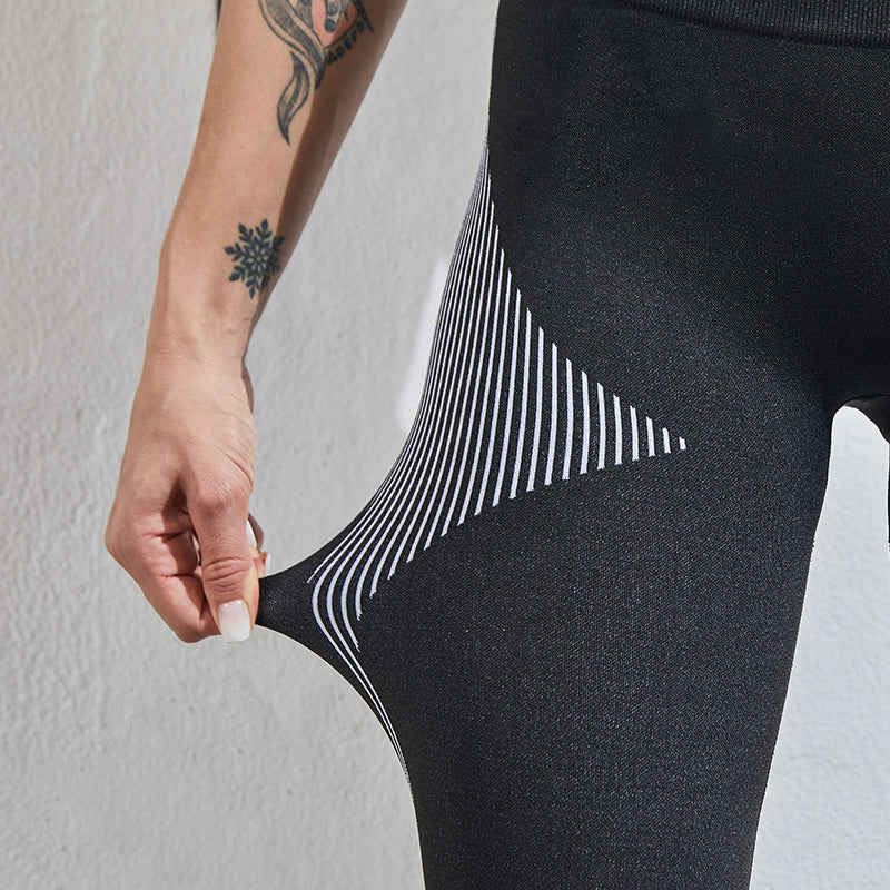 Cojé Seamless High Waist Outer Stripe Leggings Cojé Fit